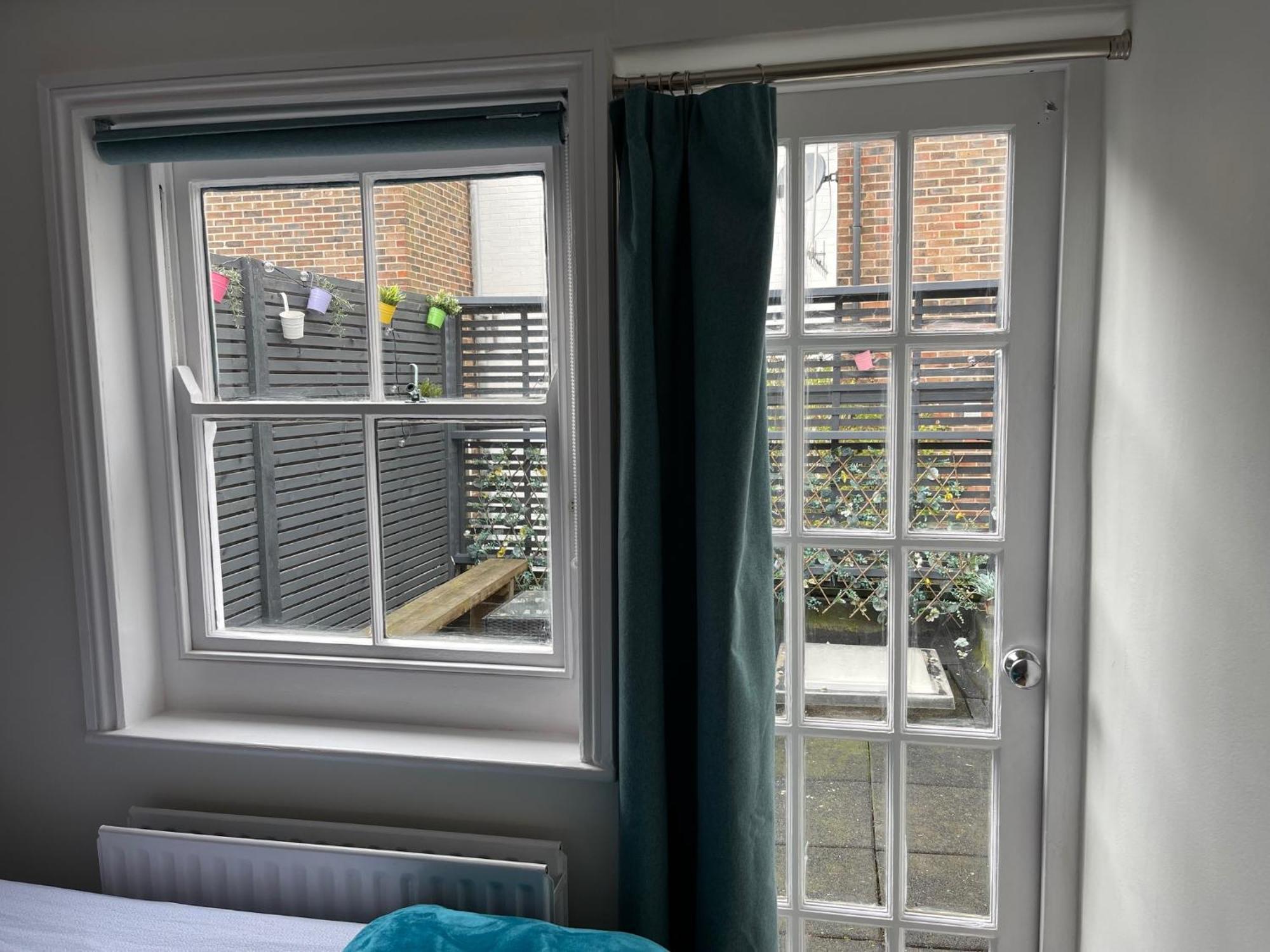 North Laine Sunny Cottage - Parking Available Hove Exterior foto